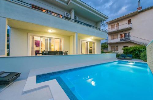Kastel Gomilica Apartment | Villa Barbara-Kastela with heated pool