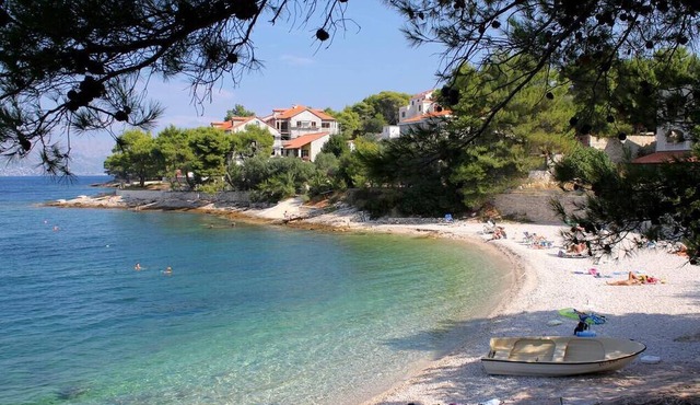 Two bedroom apartment with terrace and sea view Postira, Brač (A-21308-a)