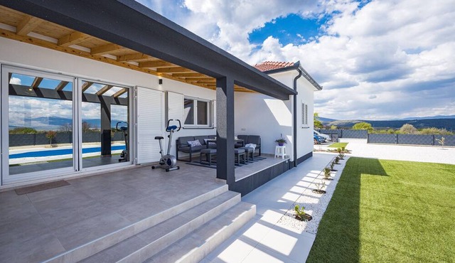 Villa Noemi with Private Pool in Radosic