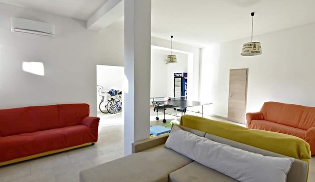 Comfortable NOA 4 Tar holiday flat with pool access