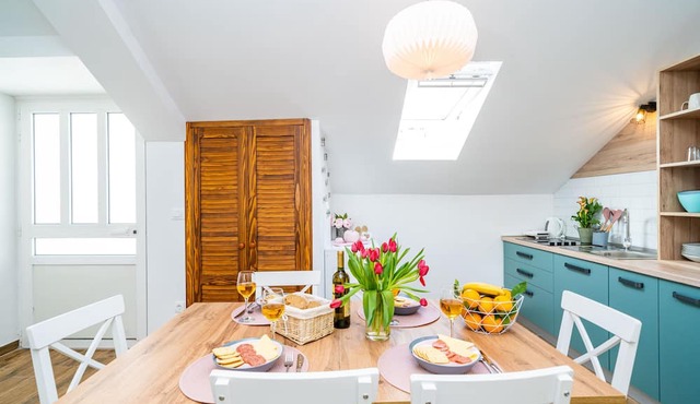 Jele Rooms