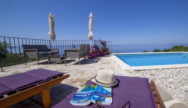 Holiday house with private pool for 8 persons approx. 150 m² in Podgora, Dalmatia (Split-Dalmatia County)