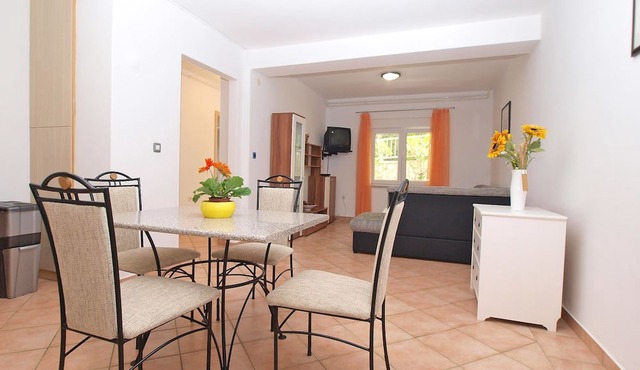 Apartment 1346