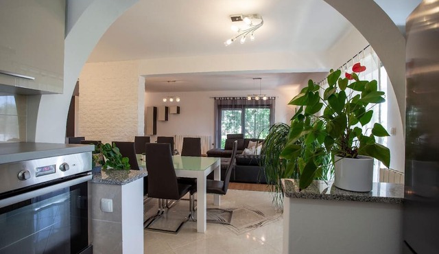 Villa Anavi with private pool and large garden