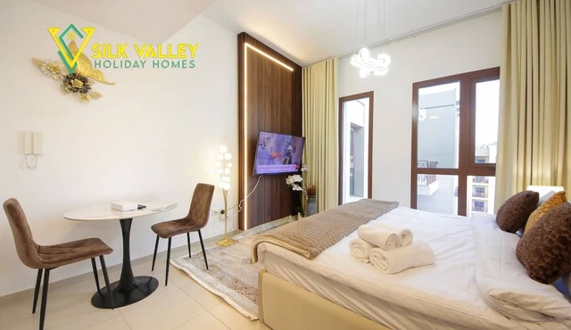 Silk Valley - Cozy Studio with pool view in Dubai
