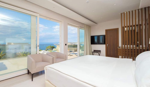 3-bedroom Beachfront Residence with Sea View and a Private Pool