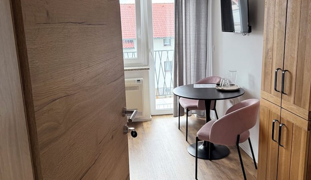 PJ Hotel Cerklje - 5min to Airport - Free Parking in Cerklje na Gorenjskem