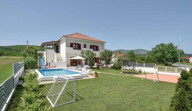 Villa Matulovic with pool, Sinj in Sinj
