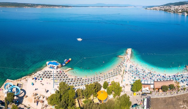 Lovely Holiday Home By The Sea in Selce