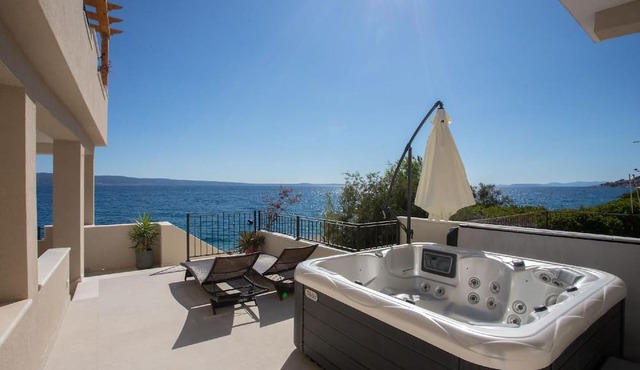 Holiday house for 12 persons approx. 180 m² in Jesenice, Dalmatia (Split-Dalmatia County) in Dugi Rat