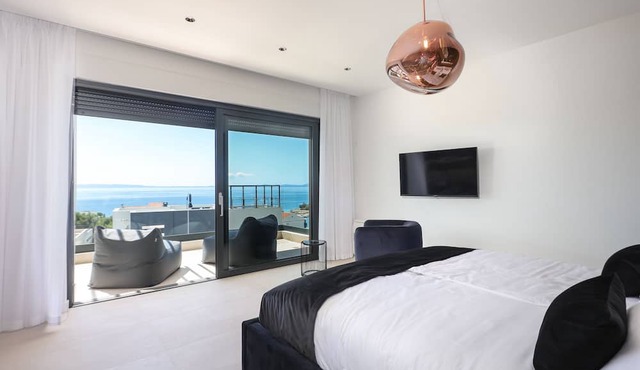 Luxury Villa del Sol