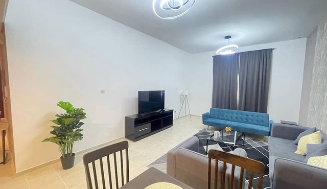 Cosmos Living Discovery Gardens Sleeps 4 in Dubai