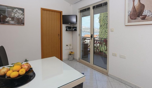 1 bedroom stunning apartment in Arbanija