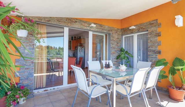 2 bedroom stunning apartment in Seget Vranjica