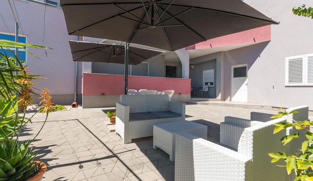 Nice apartment in Zadar with WiFi