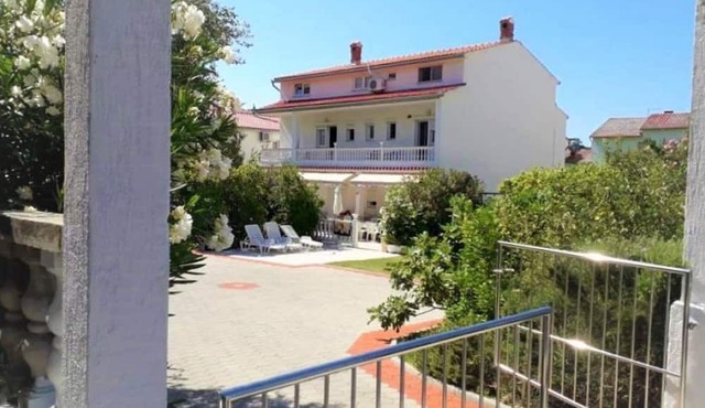 Holiday House Perkic mm in Rab