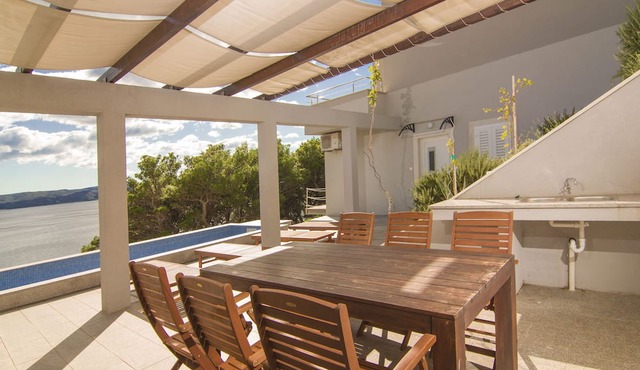 Apartment Botta ground floor with pool in Marušici
