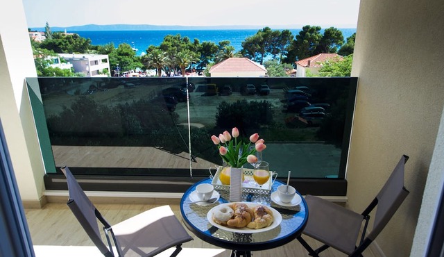 Apartments Leone