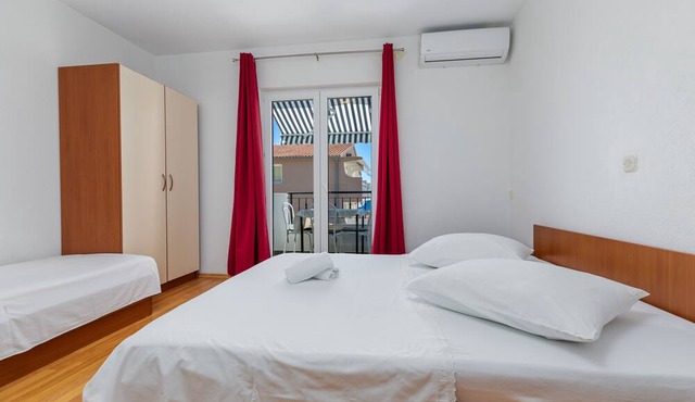 Studio flat with balcony and sea view Živogošće - Blato, Makarska (AS-25312-a)