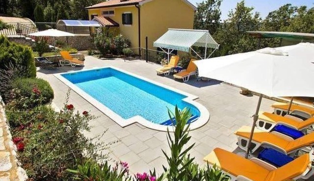 Modern ausgestattetes Ferienhaus in ruhiger Lage by Interhome