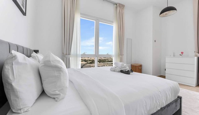 StayShort - Stylish Barsha Heights Retreat with Swimming Pool for 2 in Barsha Heights