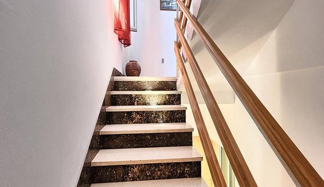 Apartment Lucija - Three Bedroom Apartment with Balcony