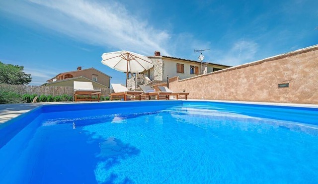 Wünderschönes Rustikales Haus Casa Barbići in Rošini