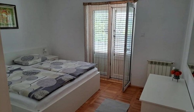 One bedroom apartment with terrace and sea view Palit, Rab (A-24303-d)