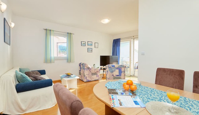 Apartments Zelic Tucepi