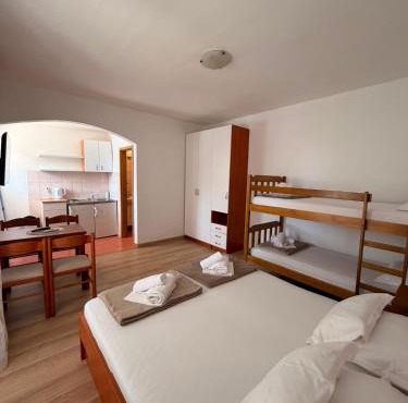 Studio apartman - Jadranska ulica 27