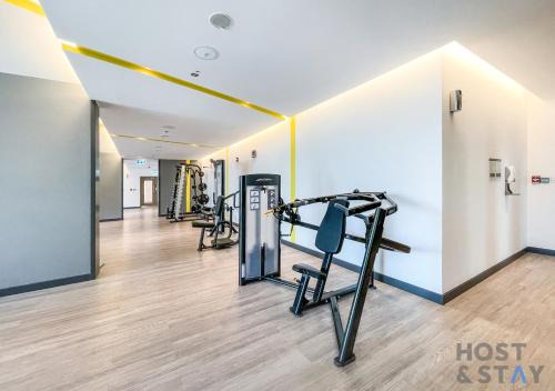 Refined 1BR in Creek Horizon, Creek Harbour - Host & Stay in Dubai
