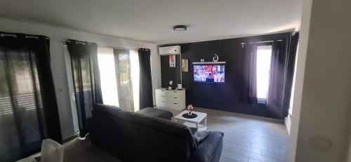 LaLuna House
