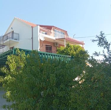 Apartment Luka
