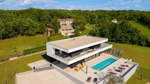 Beautiful She Luxury Villa with view in Groznjan