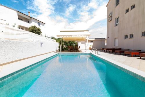 Holiday house with a swimming pool Liznjan, Medulin - 25722