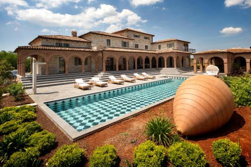 Luxuriöse Villa Don Giordano im toskanischen Stil mit Pool, Weinbergblick und Olivenhainen in Istrien
