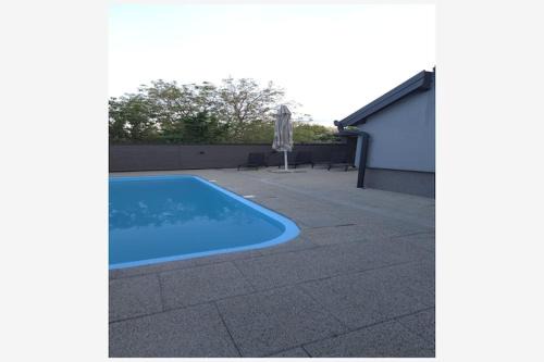 Holiday Home Thesaurum - Four Bedroom Holiday Home with Swimming Pool