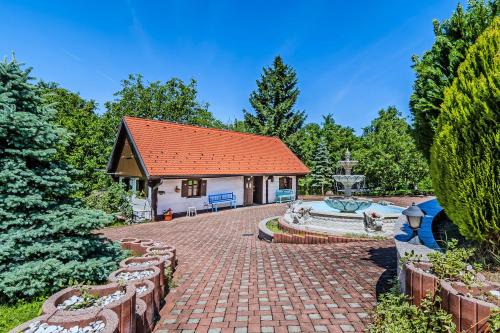 Grandpa's House With Pool - Happy Rentals in Gornja Stubica