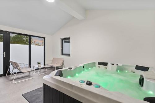 Vila Prisunca with jacuzzi & swimming pool