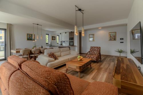 Villa Isabel Opatija - Luxury Apartments with Pool & Sea View