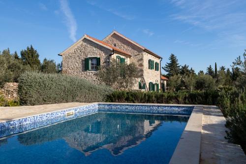 Villa Bliss Excelsior - Pool, Padel & Yoga