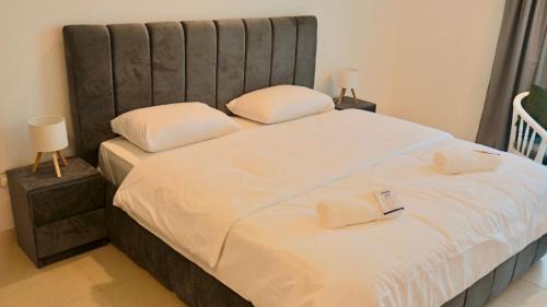 Modern 2BR Oasis - Balcony With Sea View in Muscat