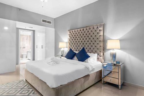 First Class 1BR Modern & Stylish Living in Dubai