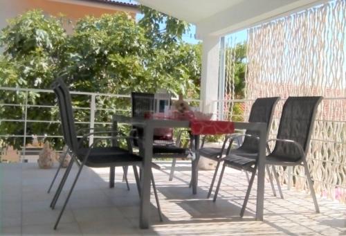 Apartments Rak in Vis
