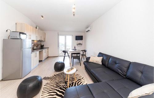 Lovely Apartment In Kastel Luksic With Wifi